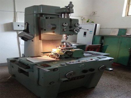 ماكينة تقوير موجهة
